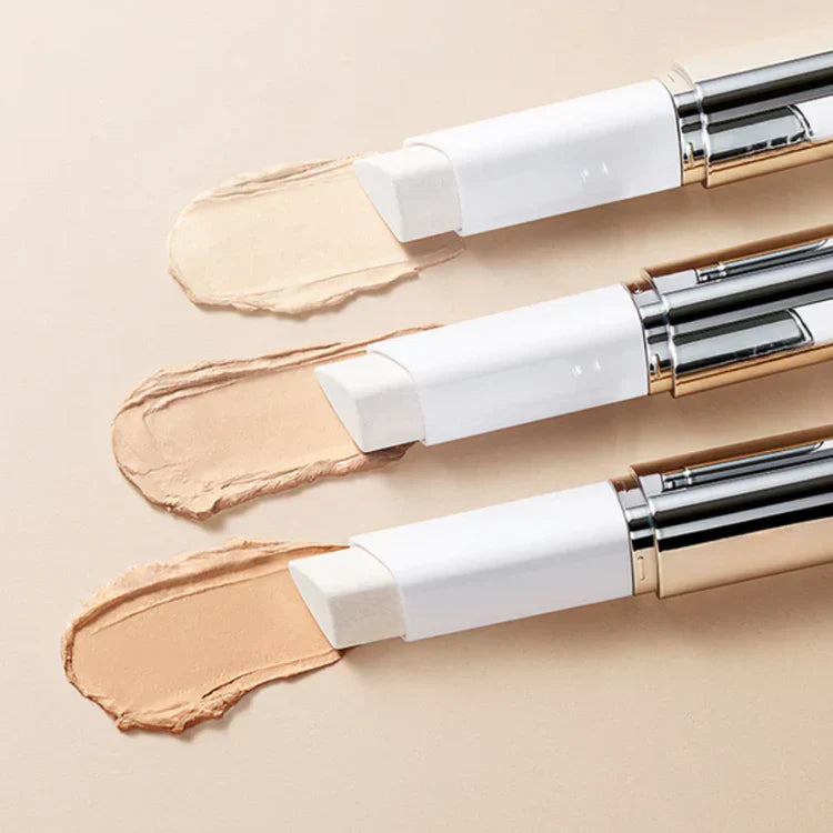 2-in-1-Foundation mit integriertem Pinsel